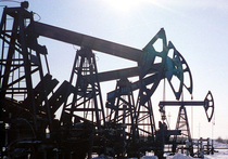 Падающая нефть подкашивает рубль
