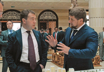 Медведев подарит Кавказу жилье и работу