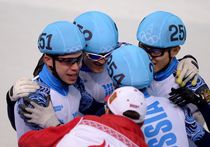 Российская мужская сборная по шорт-треку одержала победу в эстафете на 5 тысяч метров на Олимпийских играх в Сочи