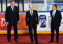 Путин открыл хоккейный матч Россия-США минутой молчания