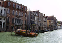 Венецианским гондольерам запретят петь днём и плавать вне очереди