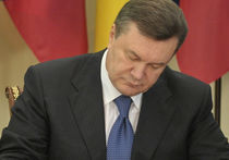 Полиция Швейцарии подозревает Виктора Януковича и его сына Александра в отмывании денег
