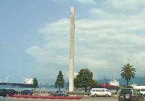 В Грузии объявили войну памятникам