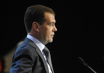 Медведев пишет заявление