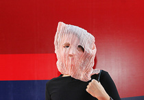ММКФ посетила дама в маске Pussy Riot