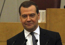 Медведев приказал заморозить тарифы ЖКХ за три дня
