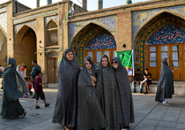 «В Иране меня закидали камнями»