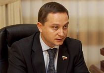 Избитый депутат Худяков нанял охранников для членов своей семьи