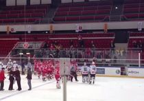 Фанаты хоккейного "Спартака" попытались напасть на чешских игроков