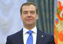 Медведев разоблачил фальшивые диссертации