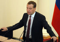 Медведев бросил «Единую Россию» на энергопайки и сортиры