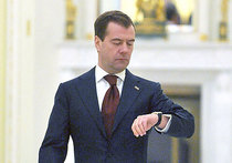 Медведев остановит время