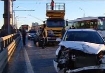 Десятки автомобилей попали в ДТП на северо-востоке Москвы
