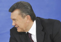 Янукович законодательно приравнял Украину к РФ
