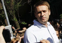 Навальный: Путин представляет себя императором