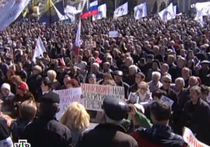 На Украине пророссийские активисты перекрывают пути и дерутся с майдановцами