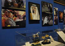 Приравнял к штыку кисть: открылась выставка картин президента Буша