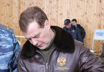 Медведев отказал россиянам в свободном доступе к оружию