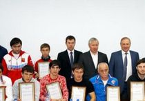 Дагестанские боксеры спасли 20 человек из горящего трамвая