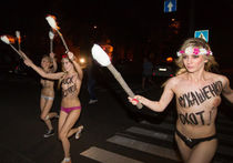 Секстремистки Femen атаковали "место ночевки" Лукашенко в Киеве