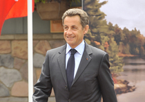 Сын Николя Саркози забросал помидорами женщину-полицейского