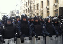 Войска в Киеве захватили последние баррикады