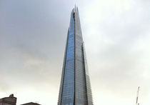 Активистки Greenpeace покоряют самое высокое здание в Лондоне