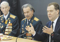 Медведеву пожаловались на вывоз грунта со строек вместе с останками воинов