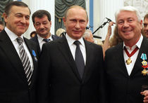 Путин в честь Дня национального единства наградил Чурикову, Збруева, Доронину и посла в Сирии