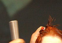 Судьи помогли москвичке пересчитать волосы после похода в парикмахерскую
