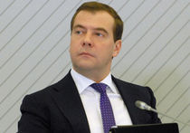 Медведев посетил «базу будущего» для спортсменов-инвалидов