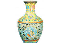 Самую дорогую китайскую вазу продали в два раза дешевле
