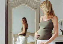 Если беременная женщина долго стоит на месте, то младенец развивается медленно