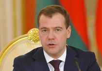 Медведев обсудил пенсии и самолеты