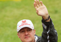 Шумахеру стало немного лучше: семья просит журналистов оставить его в покое