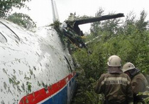 «Ан-24» ушел от грозы в болото
