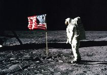 В высадке американцев на Луну сомневаются даже те, кто готовил "историческую" миссию