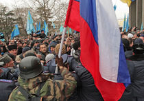 В Симферополе блокируют аэропорт, чтобы не пустить Турчинова в Крым