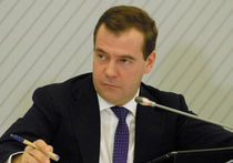 Медведев в Норвегии обещал «реагировать» на расширение НАТО