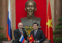 Путин привез во Вьетнам «комбинезон» для мавзолея