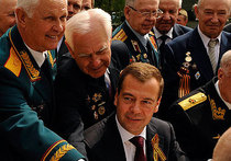 Медведева попросили отменить техосмотр