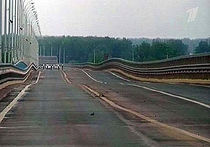 На "танцующем" мосту в Волгограде при ДТП погибли 2 человека