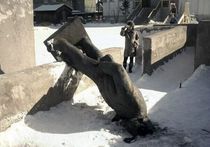 В Якутии вандалы разрушили памятник Ленину