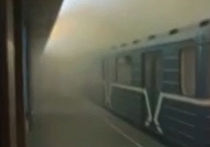 Станцию метро "Охотный ряд" эвакуировали из-за пожара