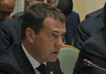 Медведев рассказал об установке системы слежения за правильством