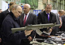 Путин встретил День оружейника с Калашниковым — человеком и автоматом