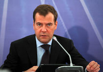 Медведев принял министров без портфелей у холодного камина
