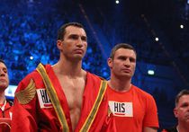 Японские братья-боксеры достигли рекорда Кличко, пока Владимир гуляет по Санкт-Петербургу