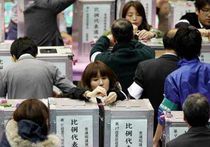После победы на выборах в Японии правящей партии может быть пересмотрена Конституция