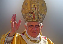 Бенедикту XVI было откровение о божественном предназначении Папы Франциска